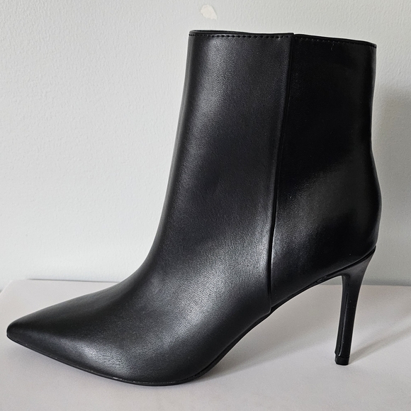 Nine West Black Heeled Boots - Picture 4 of 8